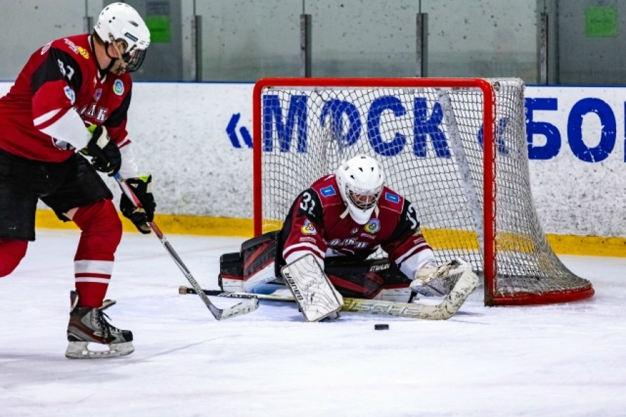 Ночная хоккейная лига