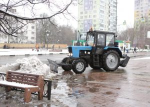 Дорожные службы Раменского округа устраняют последствия снегопада