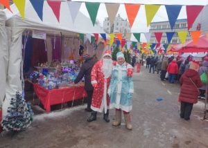 Новогодняя ярмарка прошла у ТЦ «Солнечный»