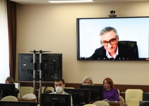Уборка снега в городе