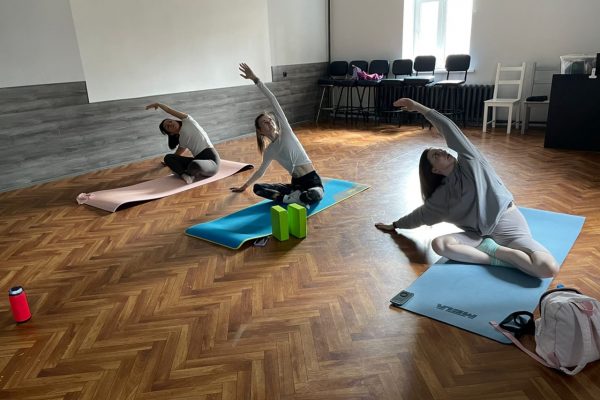 Раменский молодежный центр проводит занятия по хатха-йоге