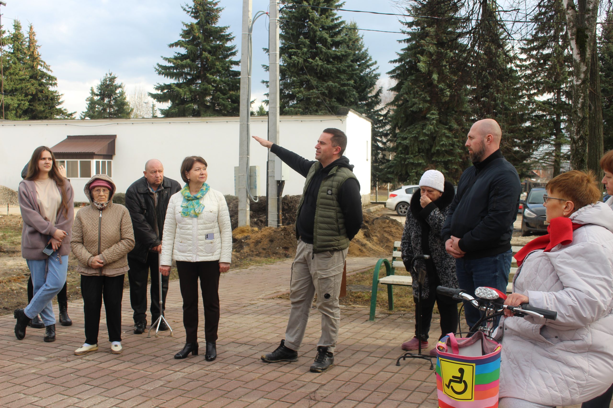 Нина Ширенина провела встречу с жителями по вопросам благоустройства