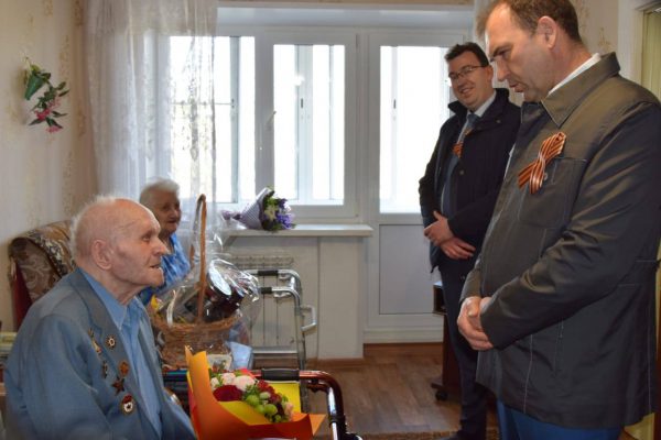 100-летнего ветерана ВОВ поздравили в Раменском