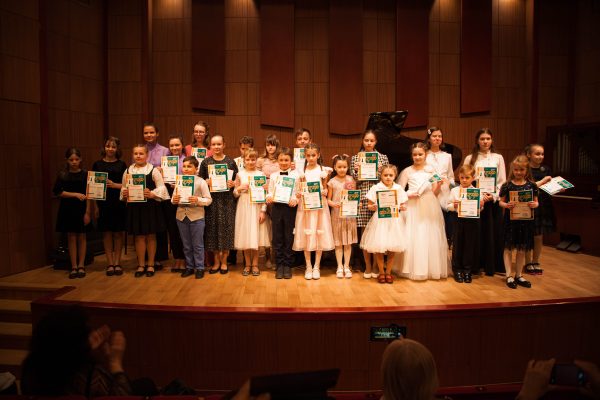 Начиная с 2006 г. Удельнинская ДМШ проводит конкурсы и фестивали памяти композитора Ильи Арзуманова «Приглашение к игре»