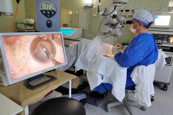 Сложнейшую операцию по восстановлению зрения выполнили раменские врачи