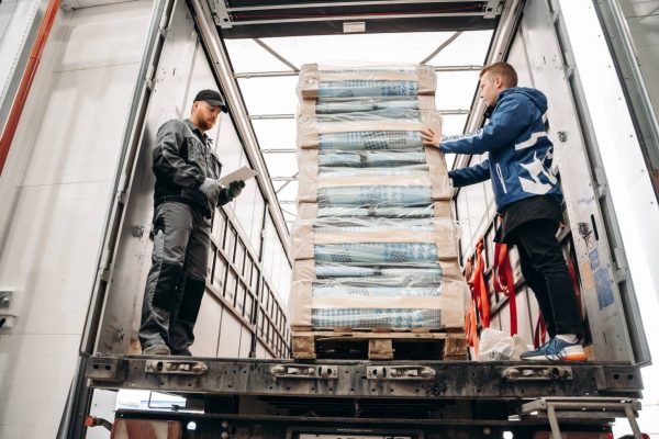 Подмосковная «Единая Россия» отправила 673 тонны гуманитарного груза на Донбасс