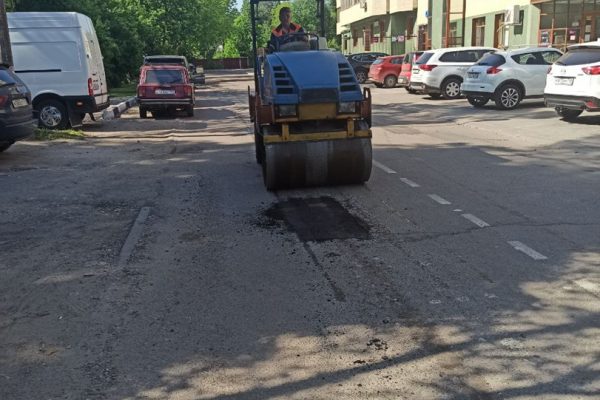 В Раменском округе продолжается ямочный ремонт внутриквартальных дорог