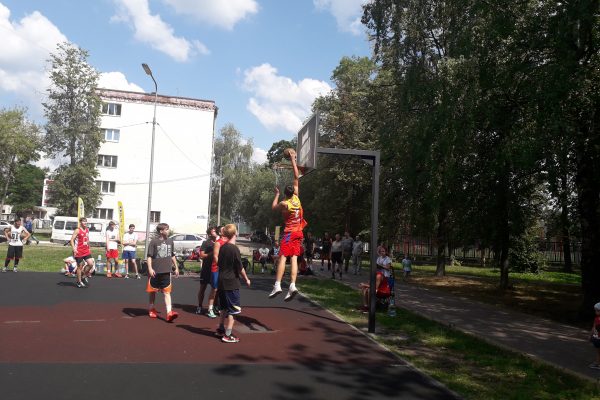В Раменском прошел открытый турнир по стритболу