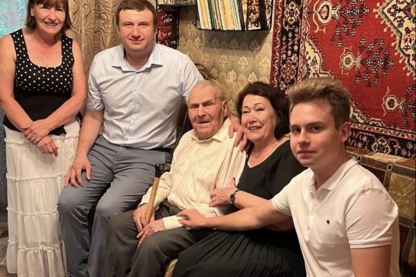 Ветерана Великой Отечественной войны поздравили с 97-летием