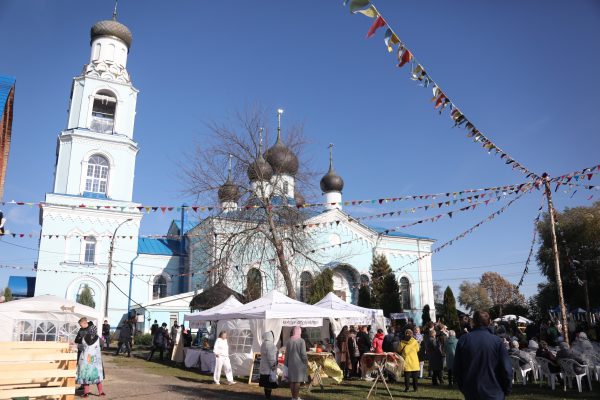 Благотворительную ярмарку провели в селе Карпово