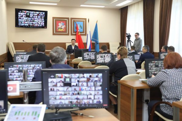 Виктор Неволин провел оперативное совещание администрации
