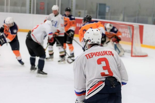 Роман Терюшков принял участие в благотворительном хоккейном турнире в поддержку школьников Донбасса