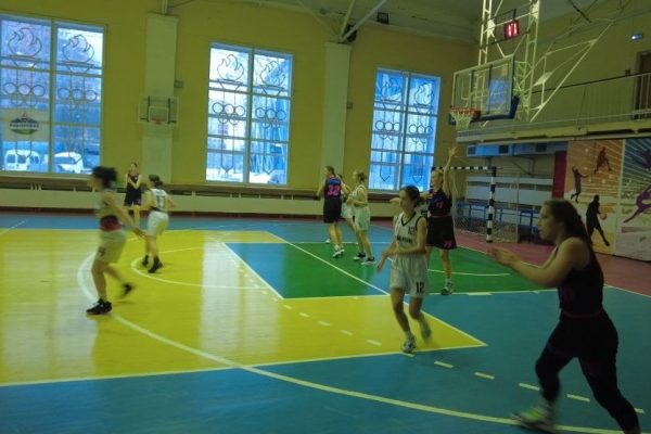 Баскетболиитски из Раменского выиграли у соперниц из Дзержинского