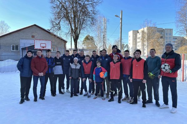 Футболисты Удельнинской школы-интерната сыграли товарищеский матч с «Леон Сатурном»