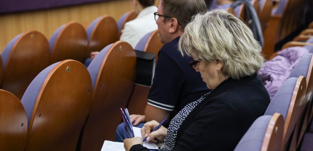 В ДК «Сатурн» члены Штаба общественного наблюдения в рамках своего заседания приняли участие в обучающем семинаре для представителей участковых избирательных комиссий
